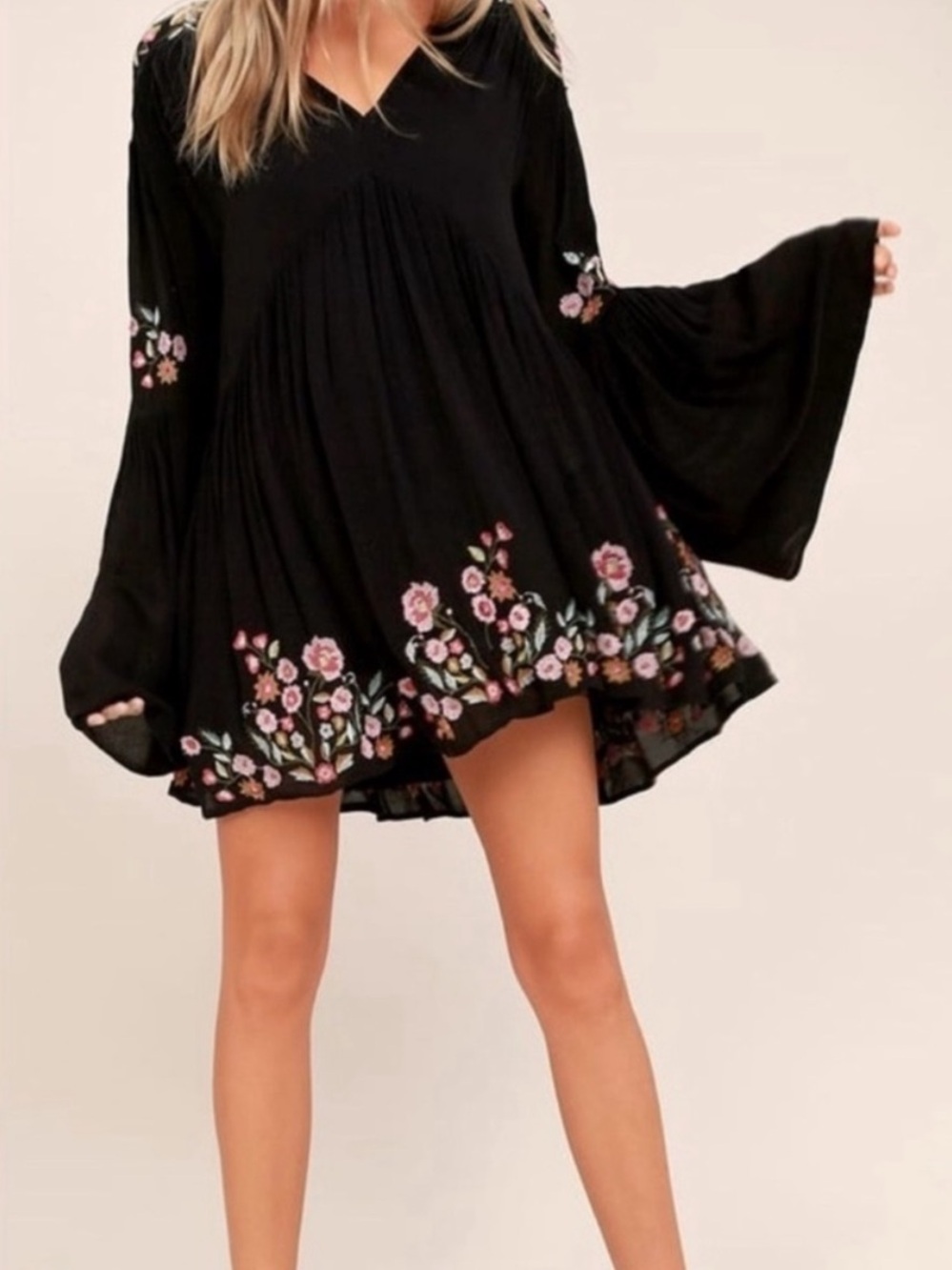 Free People Te Amo Embroidered Mini Dress Black Boho Bell Sleeve M - Picture 11 of 11